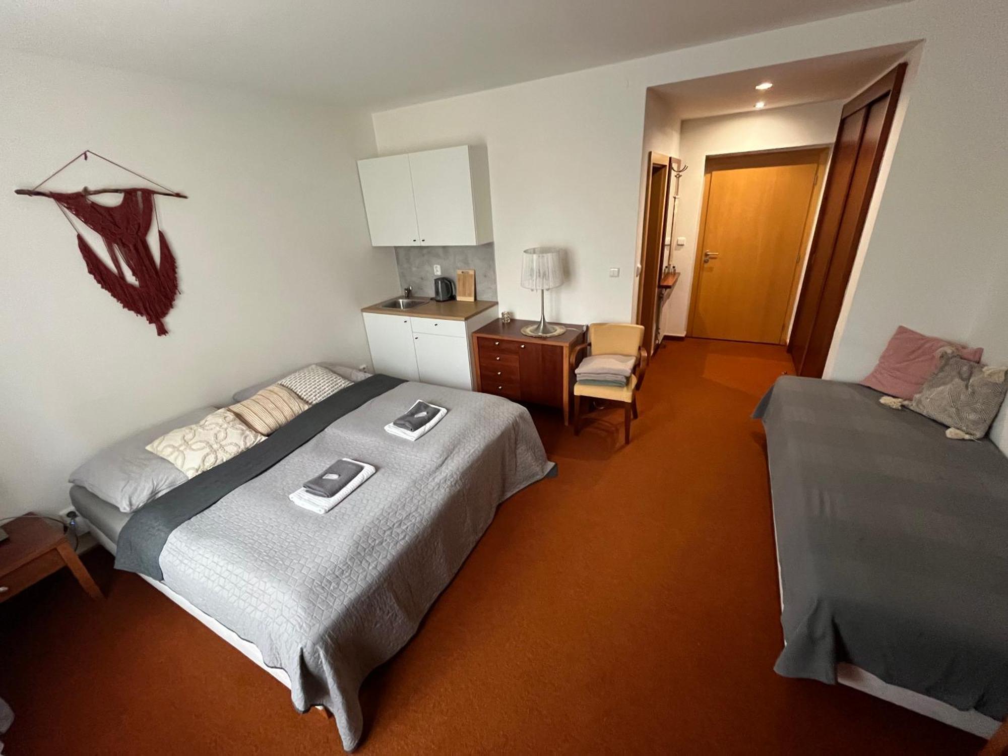 Simply Rooms Славков у Бърна Екстериор снимка